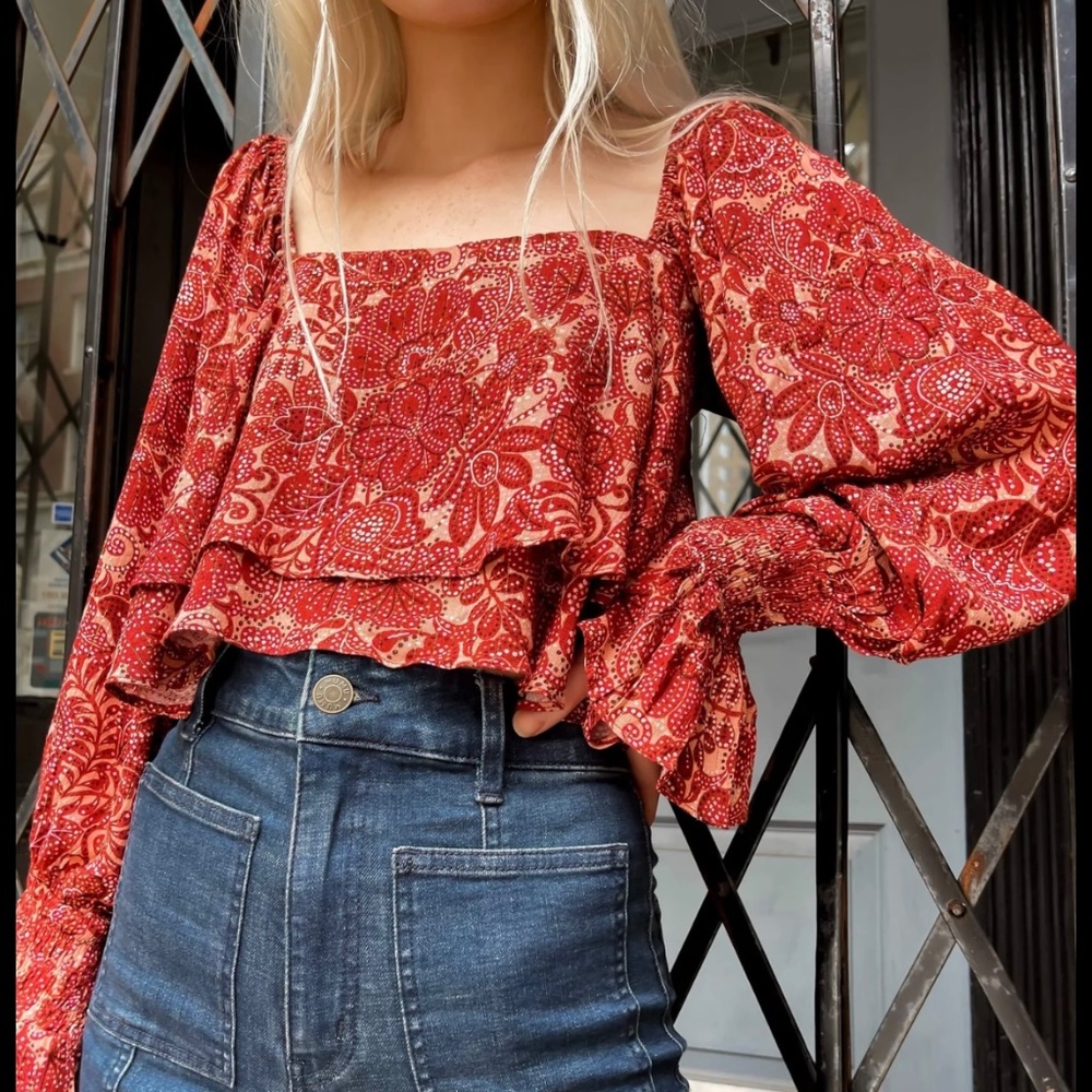 Oliviaceous Red Crop Top